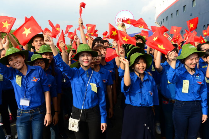 luận điểm thanh niên không thể đứng ngoài chính trị là của ai